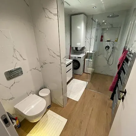 Apartmán Luxusní Grand V Centru Harrachova Se Saunou, Wallboxem Ev,velkým Balkonem A Výhledem Na Můstky Harrachov
