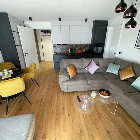 Luxusní Grand V Centru Harrachova Se Saunou, Wallboxem Ev,velkým Balkonem A Výhledem Na Můstky Apartmán Harrachov