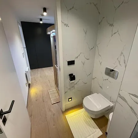Luxusni Grand V Centru Harrachova Se Saunou, Wallboxem Ev, Parkovanim Zdarma, S Velkym Balkonem A Vyhledem Na Certovu Horu, Sjezdovku A Skokanske Mustky Apartment Harrachov