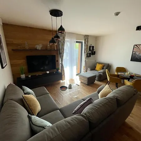 Luxusni Grand V Centru Harrachova Se Saunou, Wallboxem Ev, Parkovanim Zdarma, S Velkym Balkonem A Vyhledem Na Certovu Horu, Sjezdovku A Skokanske Mustky * Harrachov