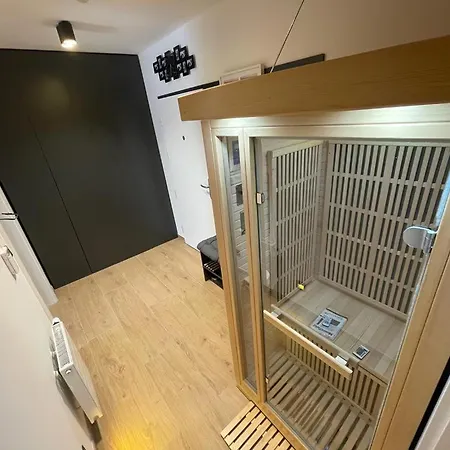 Apartment Luxusni Grand V Centru Harrachova Se Saunou, Wallboxem Ev, Parkovanim Zdarma, S Velkym Balkonem A Vyhledem Na Certovu Horu, Sjezdovku A Skokanske Mustky Harrachov