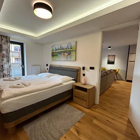 Luxusní Grand V Centru Harrachova Se Saunou, Wallboxem Ev,velkým Balkonem A Výhledem Na Můstky Apartmán *