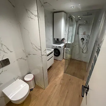 Luxusni Grand V Centru Harrachova Se Saunou, Wallboxem Ev, Parkovanim Zdarma, S Velkym Balkonem A Vyhledem Na Certovu Horu, Sjezdovku A Skokanske Mustky Apartment *